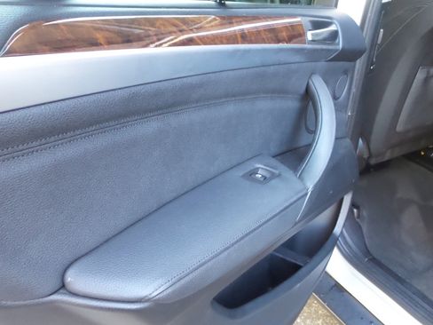 Used 2012 BMW X5 xDrive35d image 71