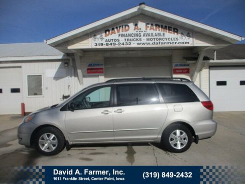 Used 2004 Toyota Sienna XLE 4 Door FWD**1 Owner/Leathe image 1