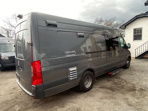 Used 2022 Mercedes-Benz Sprinter 4500 image 7