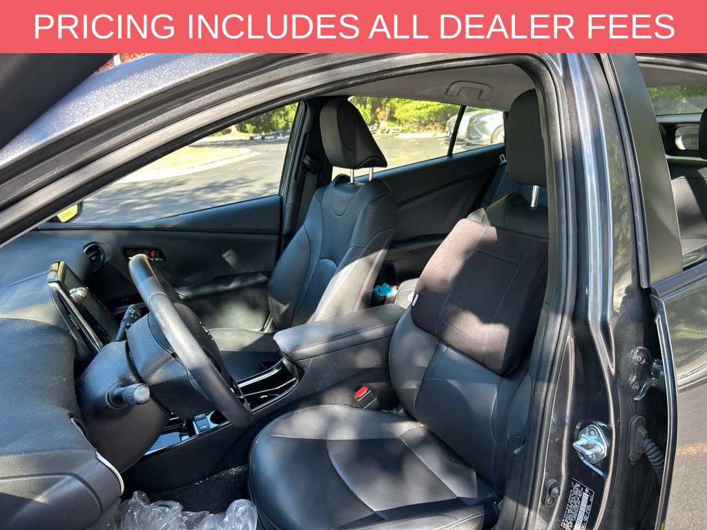 Used 2022 Toyota Prius Limited FWD image 4