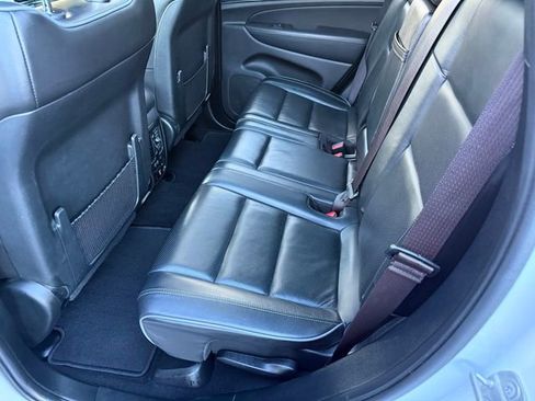 Used 2020 Jeep Grand Cherokee Overland image 25