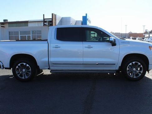 Used 2024 Chevrolet Silverado 1500 High Country w/ Technology Package image 2