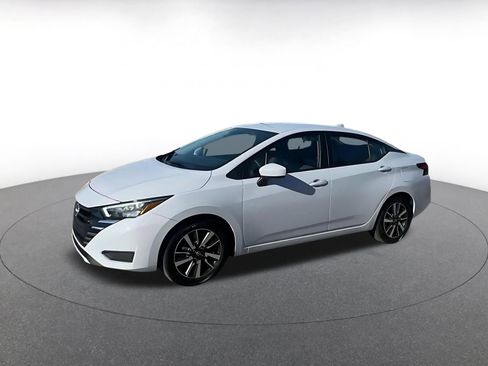 Used 2025 Nissan Versa SV image 8