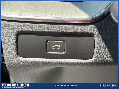 Certified 2025 Volvo XC60 B5 Ultra w/ Protection Package Premier image 20