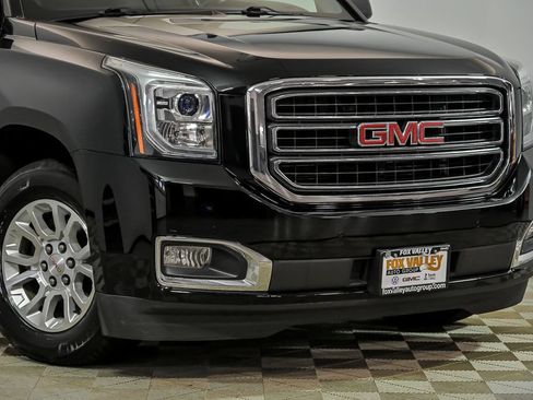 Used 2017 GMC Yukon SLT AWD/4WD image 2