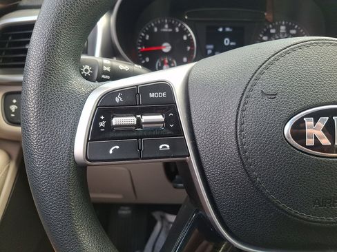 Used 2020 Kia Sorento LX AWD/4WD image 21