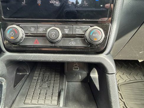 Used 2024 Ford Ranger XLT w/ Equipment Group 301A High image 22