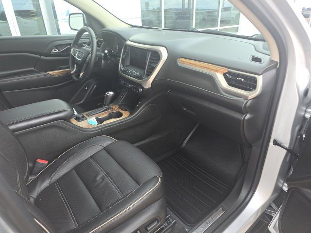 Used 2017 GMC Acadia Denali w/ Technology Package AWD/4WD image 5