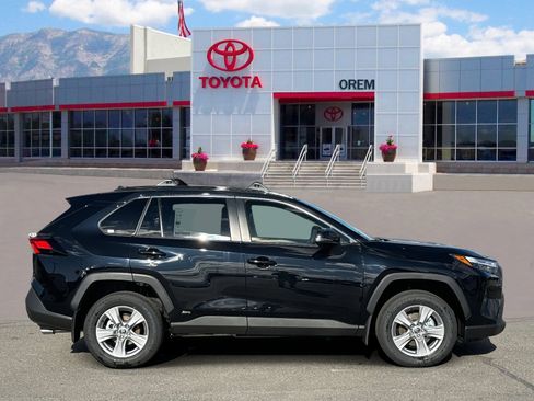 Used 2025 Toyota RAV4 XLE image 4