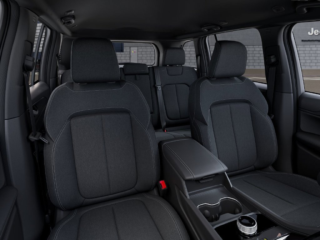 New 2026 Jeep Grand Cherokee Laredo RWD image 16