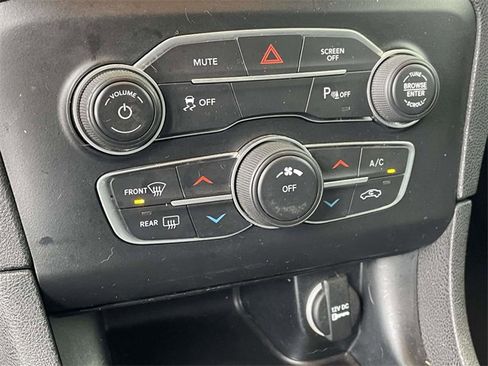 Used 2022 Dodge Charger SXT w/ Blacktop Package image 19