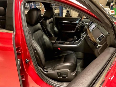 Used 2012 Lincoln MKS image 8