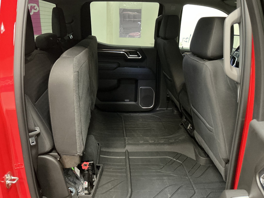 Used 2022 Chevrolet Silverado 1500 LT AWD/4WD image 30