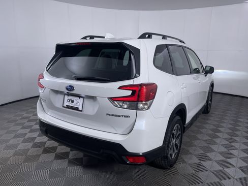 Used 2023 Subaru Forester Premium image 23