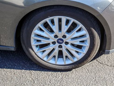Used 2017 Ford Focus Titanium image 14