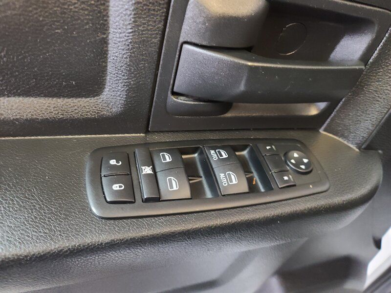 Used 2014 RAM 1500 Express AWD/4WD image 21