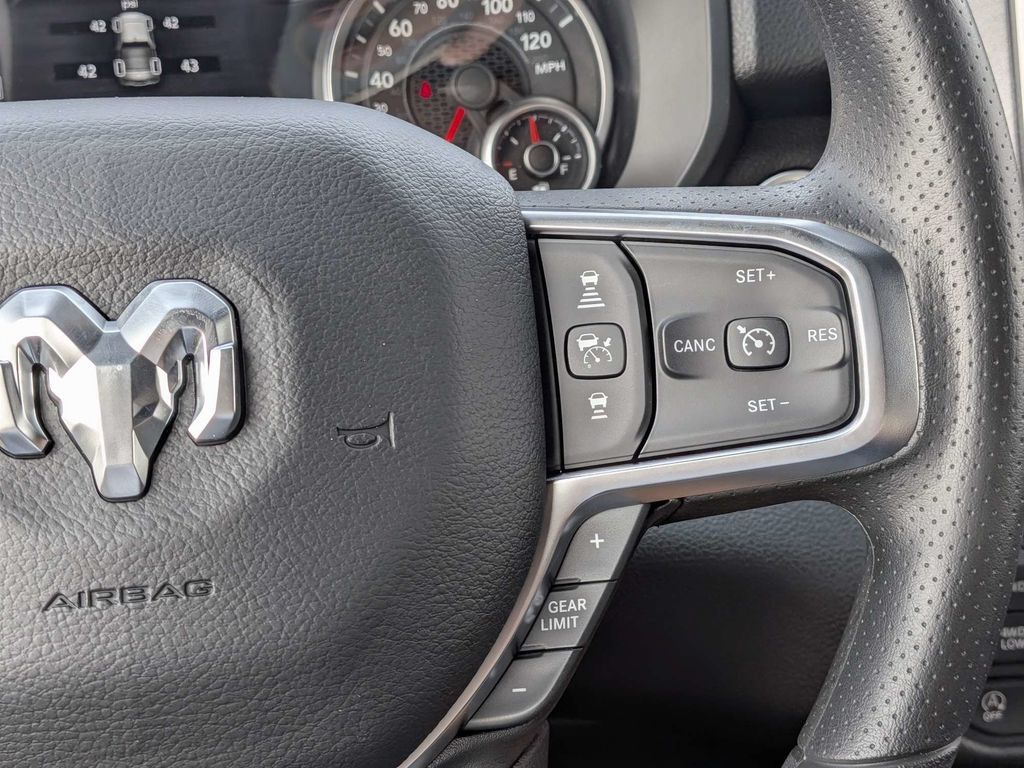 New 2026 RAM 1500 Express AWD/4WD image 25