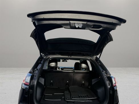 Used 2019 Jeep Cherokee Latitude Plus w/ Cold Weather Group image 48