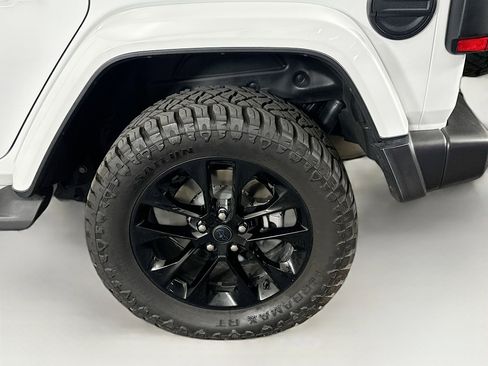 Used 2024 Jeep Wrangler Sahara w/ Technology Group image 11