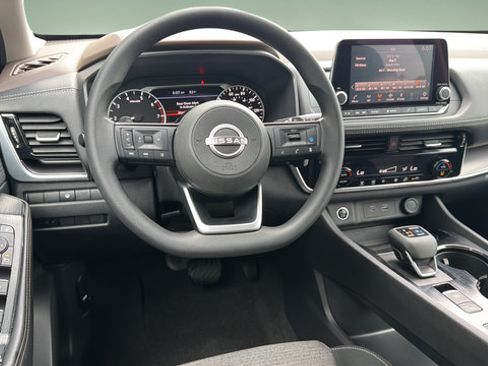 Used 2022 Nissan Rogue SV FWD image 14