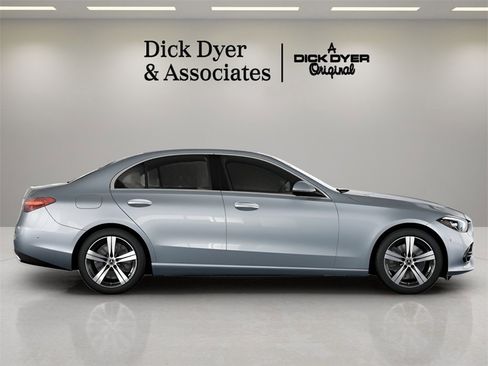 Used 2025 Mercedes-Benz C 300 Sedan image 5