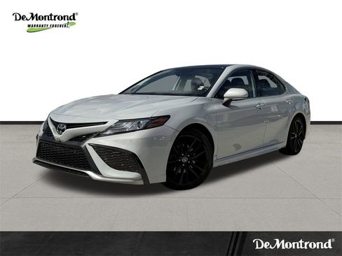 Used 2022 Toyota Camry XSE image 1