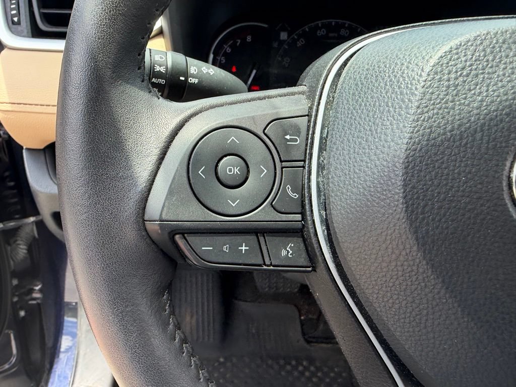 Used 2023 Toyota RAV4 XLE Premium FWD image 29