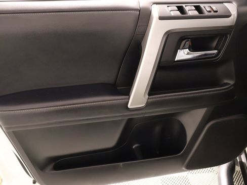 Used 2020 Toyota 4Runner SR5 Premium AWD/4WD image 17