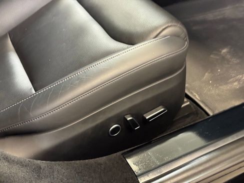 Used 2021 Tesla Model S Plaid image 28