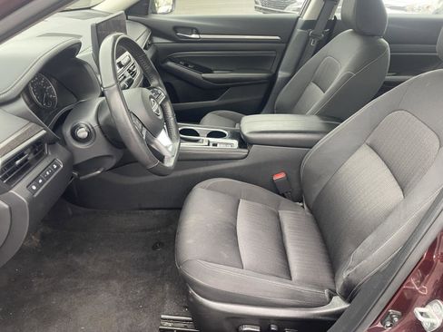 Used 2023 Nissan Altima 2.5 SV w/ SV Premium Package image 5