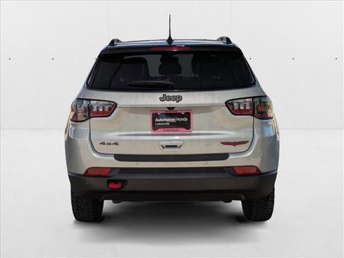 Used 2024 Jeep Compass Trailhawk image 7