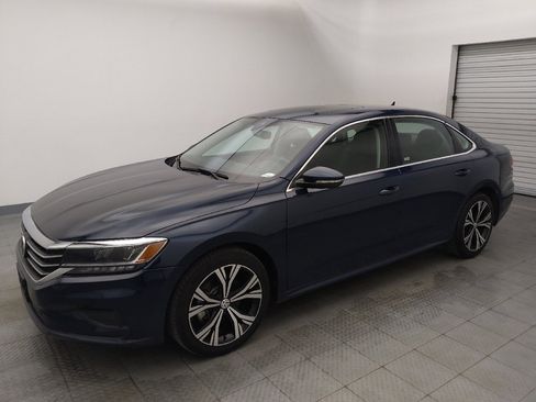 Used 2022 Volkswagen Passat 2.0T SE image 2