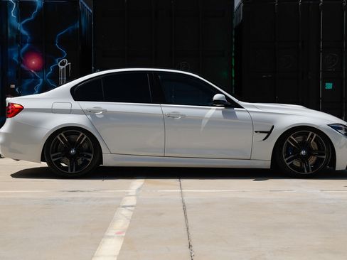 Used 2018 BMW M3 RWD image 17