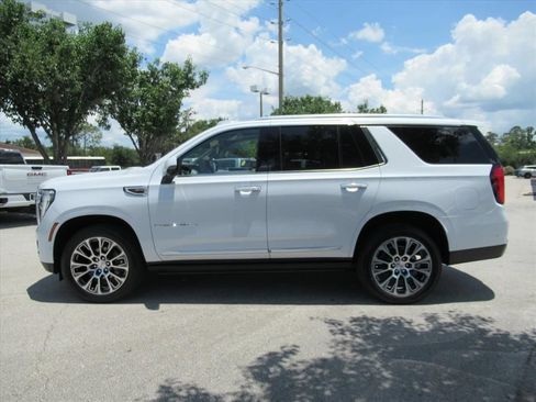 Used 2026 GMC Yukon Denali w/ Sun & Power Step Package AWD/4WD image 4