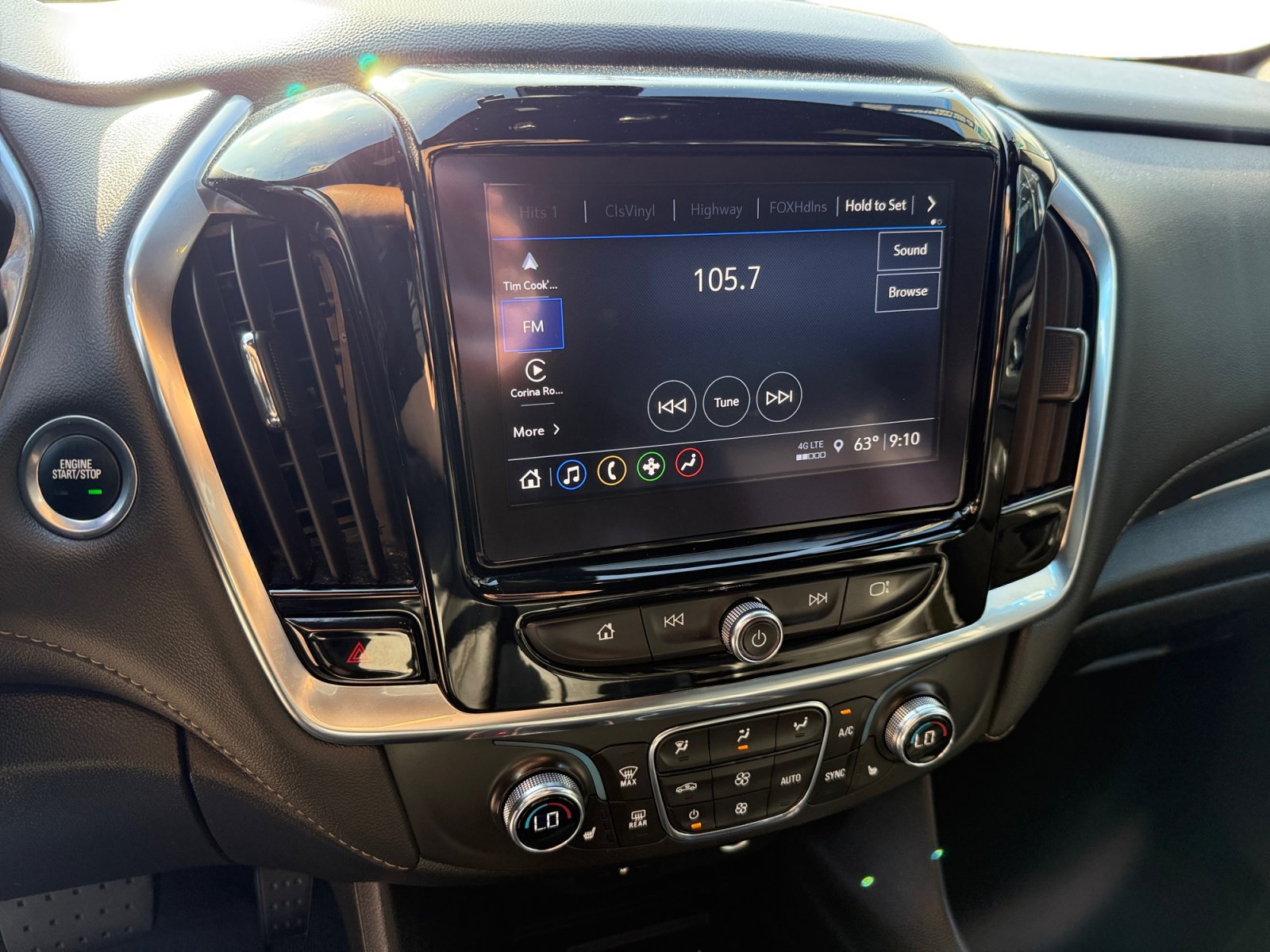 Used 2023 Chevrolet Traverse LT FWD image 12
