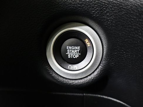 Used 2018 Chrysler Pacifica Touring Plus w/ S Appearance Package image 42