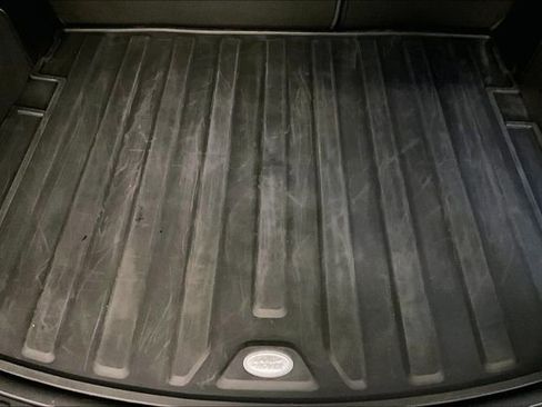 Certified 2025 Land Rover Discovery Sport S image 33