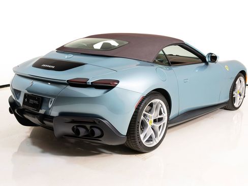 Certified 2025 Ferrari Roma Spider RWD image 22