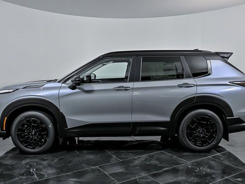 New 2025 Mitsubishi Outlander TRAIL image 6
