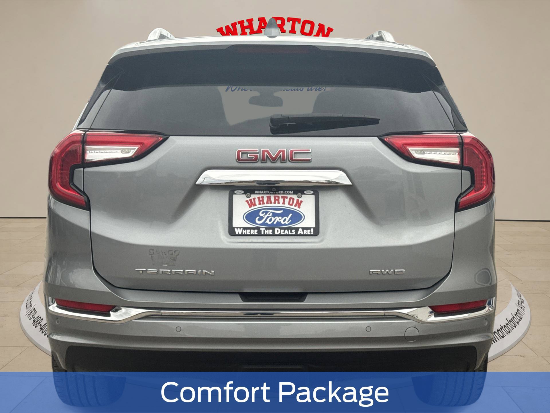 Used 2024 GMC Terrain Denali w/ Denali Premium Package AWD/4WD image 5