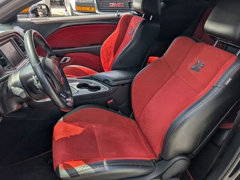 Used 2022 Dodge Challenger R/T Scat Pack w/ Plus Package RWD image 6