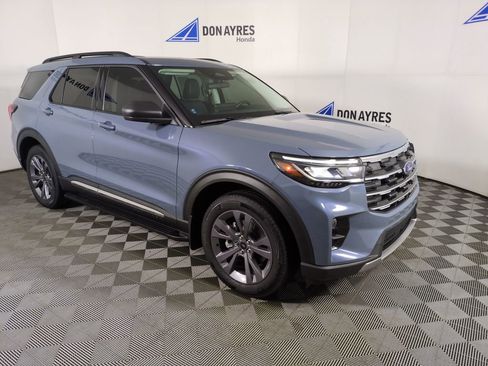 Used 2025 Ford Explorer Active w/ Active Comfort Package image 10