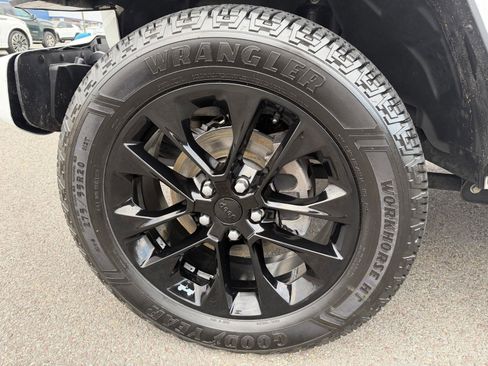 Used 2021 Jeep Wrangler Unlimited Sahara image 41