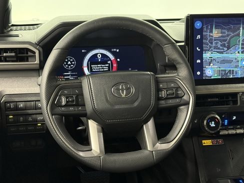 Used 2025 Toyota Tacoma Trailhunter image 31