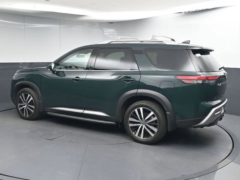 Used 2024 Nissan Pathfinder Platinum w/ Lighting Package (N93) AWD/4WD image 5