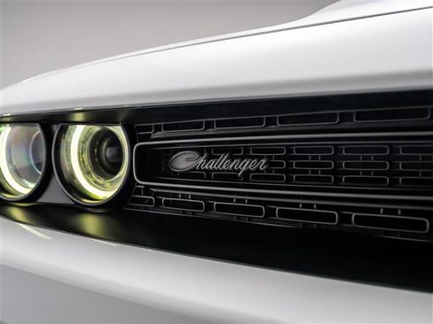 Used 2019 Dodge Challenger SXT w/ Blacktop Package RWD image 10