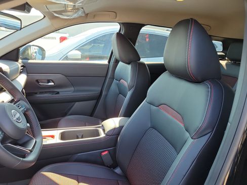 New 2026 Nissan Kicks SR image 10