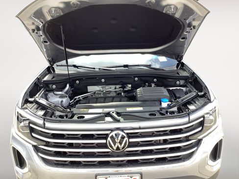 New 2025 Volkswagen Atlas SE FWD image 11