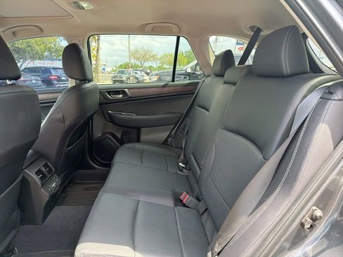 Used 2018 Subaru Outback 2.5i Limited image 4