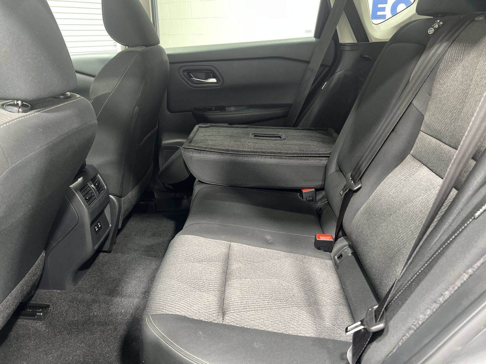 Used 2025 Nissan Rogue SV AWD/4WD image 21